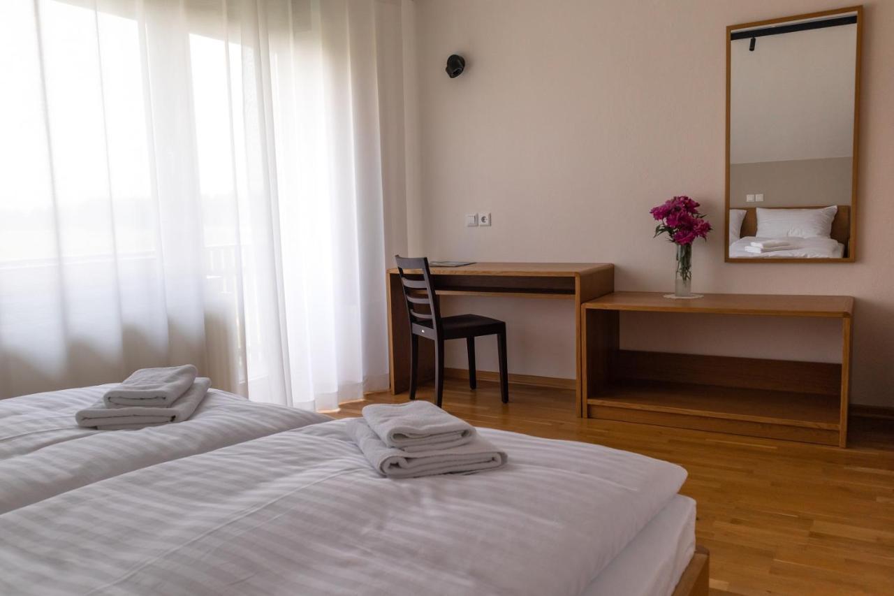 Hisa Na Vrtu Apartment Šenčur Exterior foto